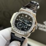 Patek Philippe Replica Watch Nautilus 5724G Blue Dial Leather Strap 40mm - Image 3