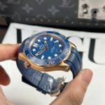 Omega Seamaster Diver 300M Replica Watch Blue Dial Rubber Strap VSF 42mm - Image 5
