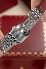 Cartier Panthere W2PN0007 Replica Watch White Dial Metal Wire 27x37mm - Image 9