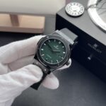 Hublot Replica 11 Watch Classic Fusion Ceramic Green Dial Rubber Strap JJZ 42mm - Image 3