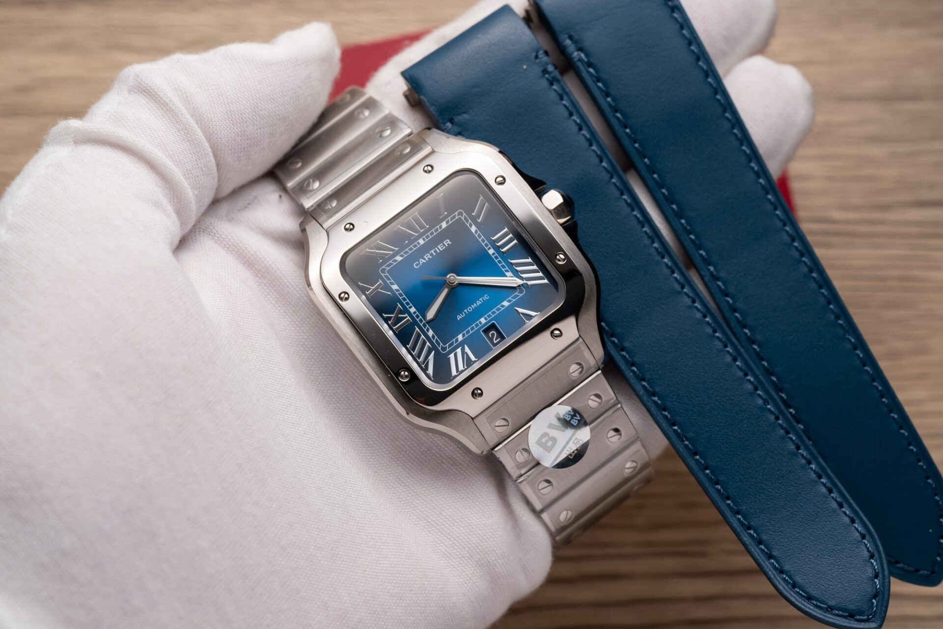 EF6E2AC0-8503-B789-69EC-464B24AA06A2.jpg Cartier Santos De Cartier WSSA0013 Replica Wath Blue Dial BV Factory 39.8mm - Image 1