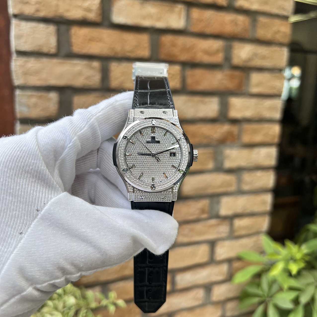 EFE47250-F798-0483-D21D-381B685917B9.jpg Hublot Replica 1:1 Watch Classic Fusion Titanium With Full Diamond 42mm - Image 1