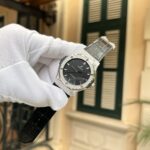 Hublot Classic Fusion Full Diamond Case Replica Watch Black HB Factory 42mm - Image 3