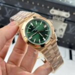 Vacheron Constantin Replica Watch Overseas 4500V Dial Green 41mm - Image 3