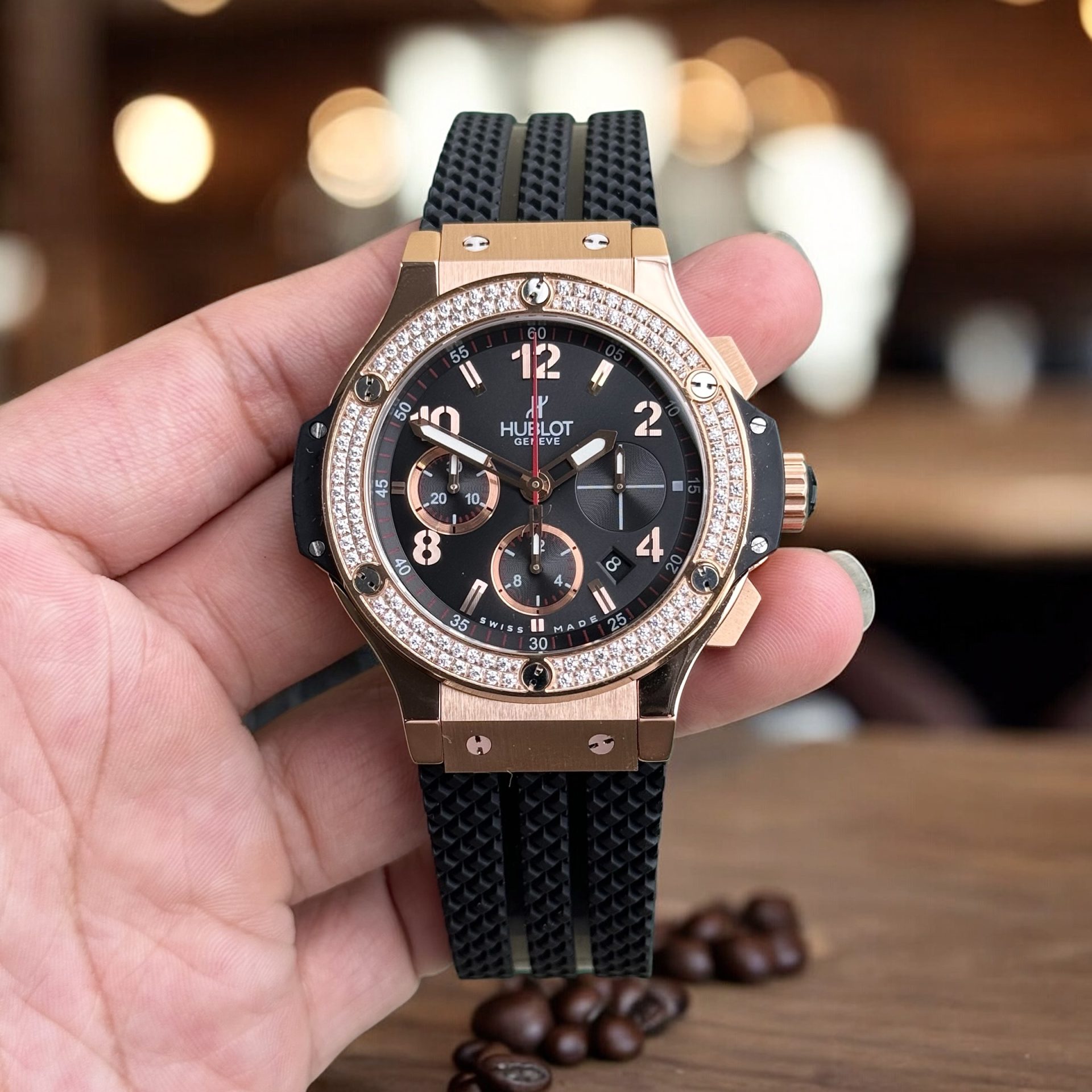 F60E0727-1CA9-030C-4D37-6DCF55CBC8BA.jpg Hublot Replica 1:1 Watch Stone Bezel Big Bang Chronograph King Gold 44mm - Image 1