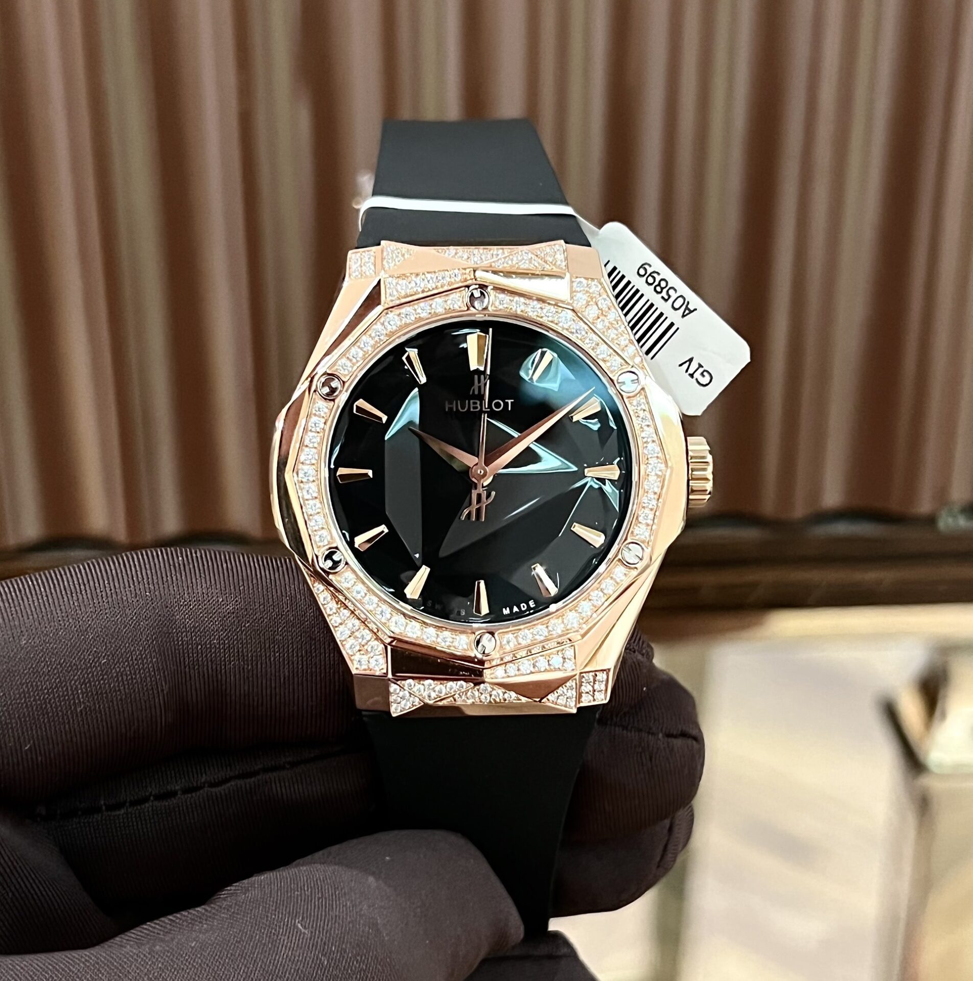 F691307A-6F49-774B-BD2A-30B131EF52C7.jpg Hublot Replica 1:1 Watch Orlinski King Gold Demi With Moissanite Diamond 40mm - Image 1