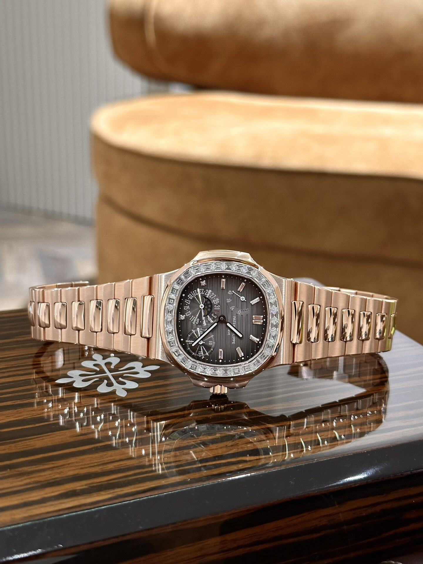 F95CB178-5C8B-8909-5DA0-E25CBF13FE3D.jpg Patek Philippe Nautilus 5724 Replica Watch Gold Wrapped Diamond Moissanite 40mm - Image 1