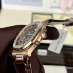Patek Philippe Replica Watch Nautilus 5724 Gold-Wrapped With Moissanite Diamond ZF Factory 40mm - Image 6
