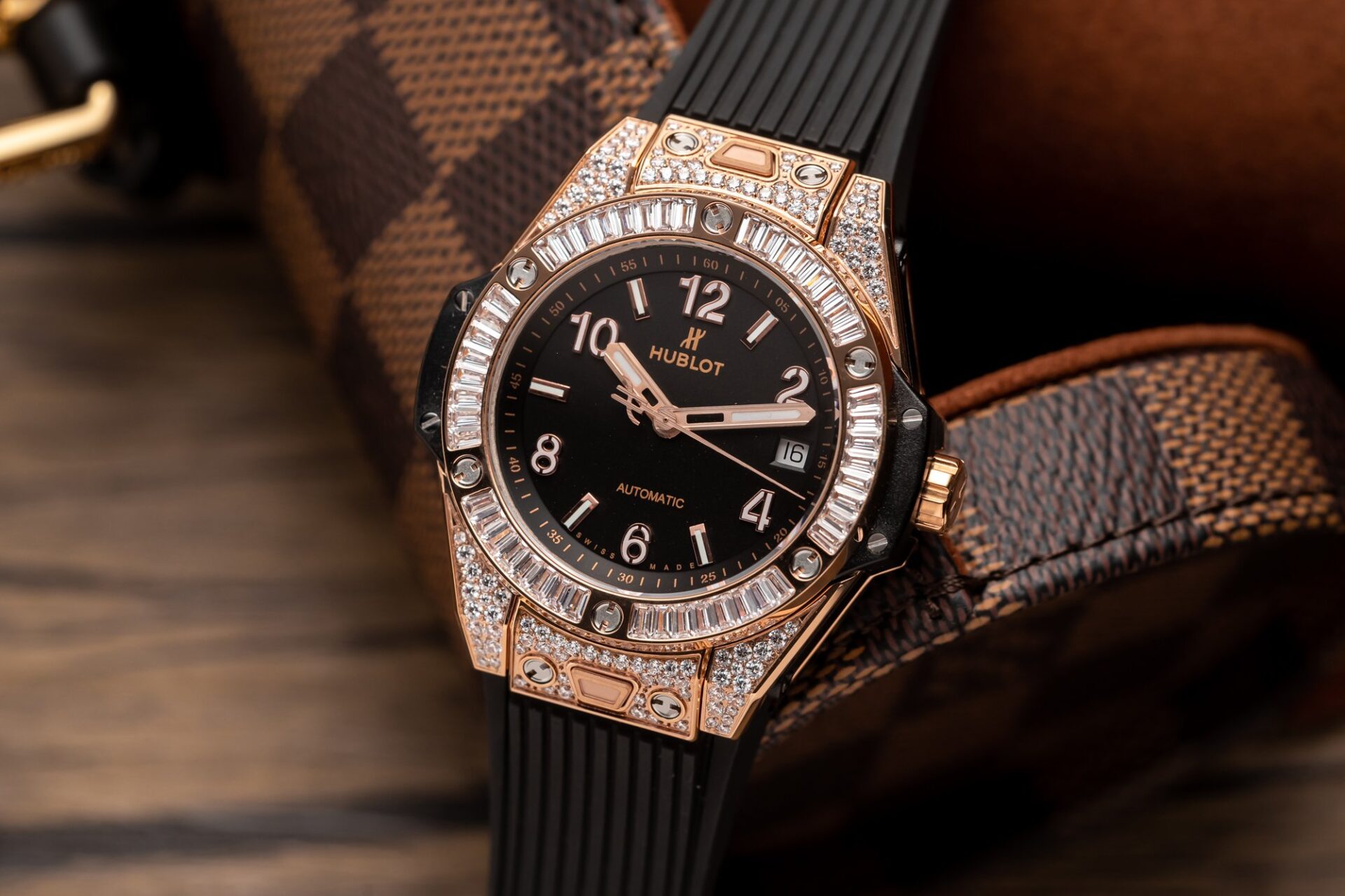 FAF2834B-7799-1FA6-7C59-FAAE94D136ED.jpg Hublot Replica Watch Big Bang One Click King Gold Black Dial 39mm - Image 1